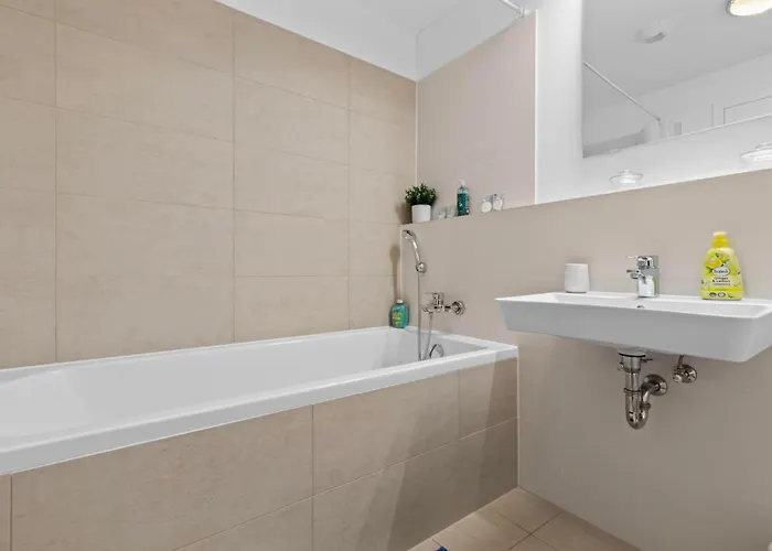 Stylish 19th-floor Klingerka With Stunning Castle Views & Free Parking * 브라티슬라바