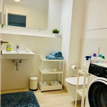 شقة Stylish 19th-floor Klingerka With Stunning Castle Views & Free Parking